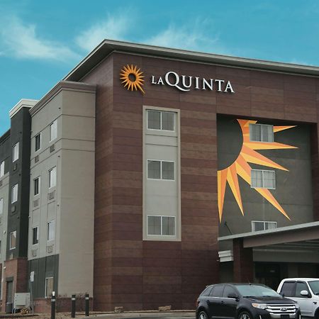 Отель La Quinta By Wyndham Wichita Airport Экстерьер фото
