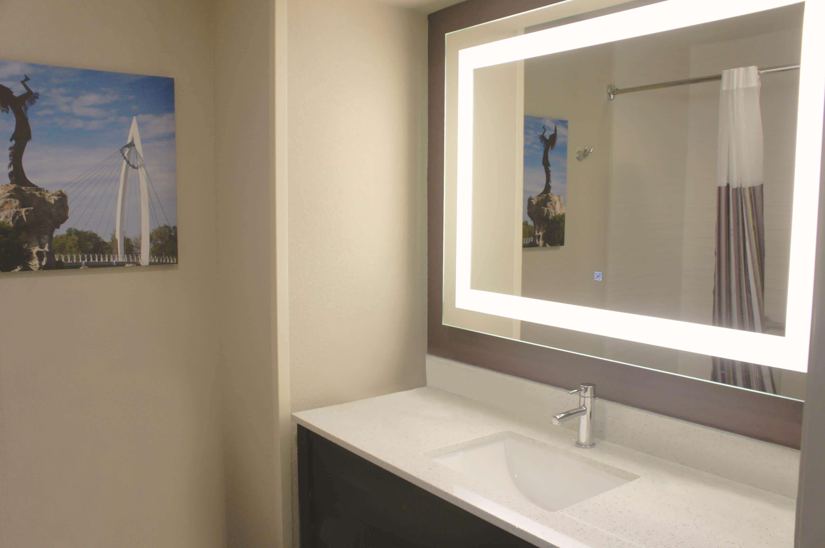 Отель La Quinta By Wyndham Wichita Airport Экстерьер фото