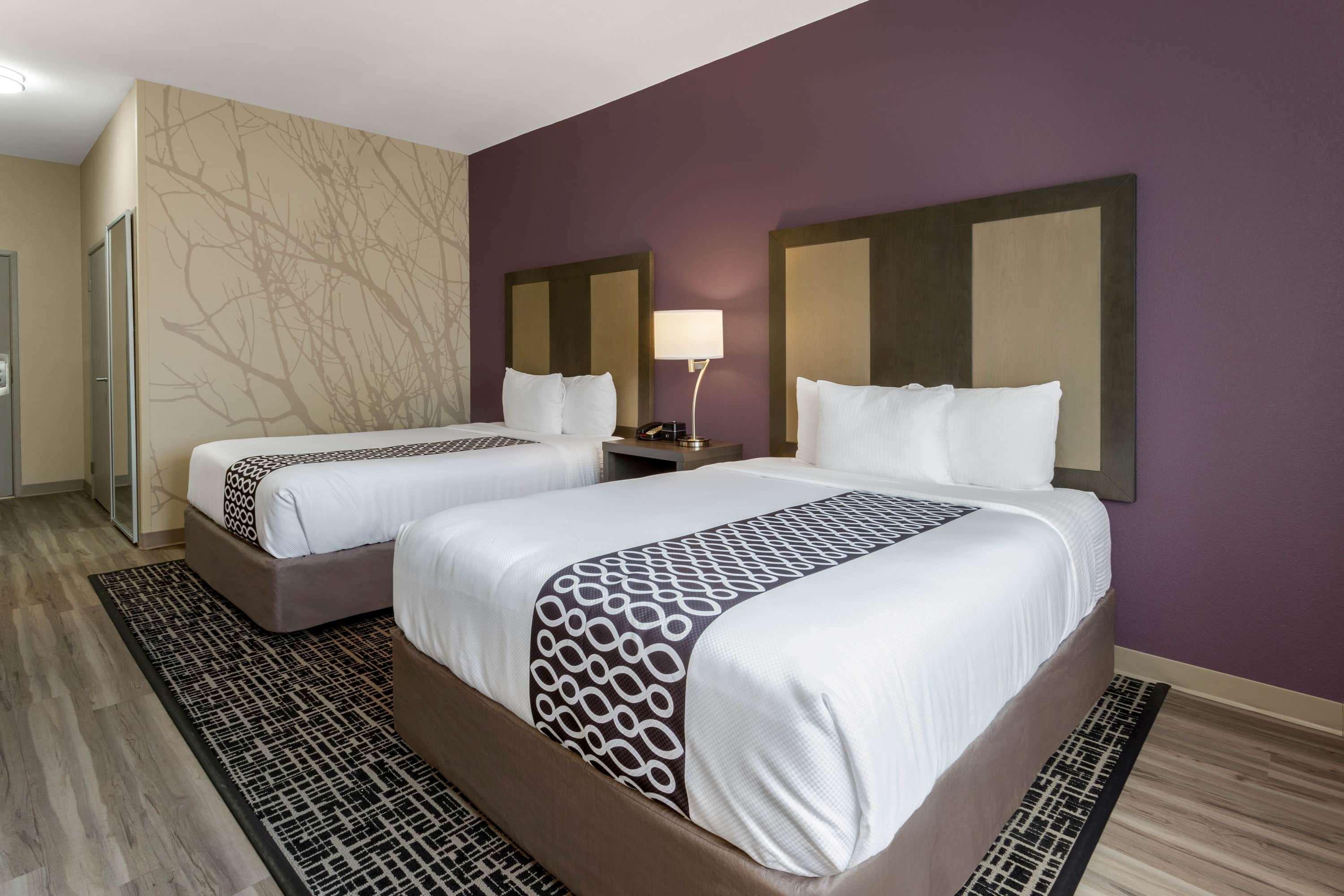 Отель La Quinta By Wyndham Wichita Airport Экстерьер фото