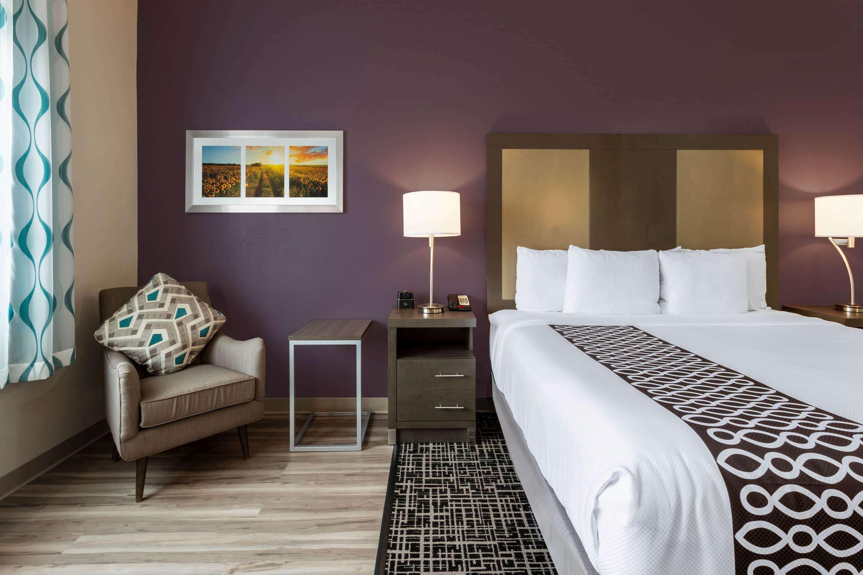 Отель La Quinta By Wyndham Wichita Airport Экстерьер фото