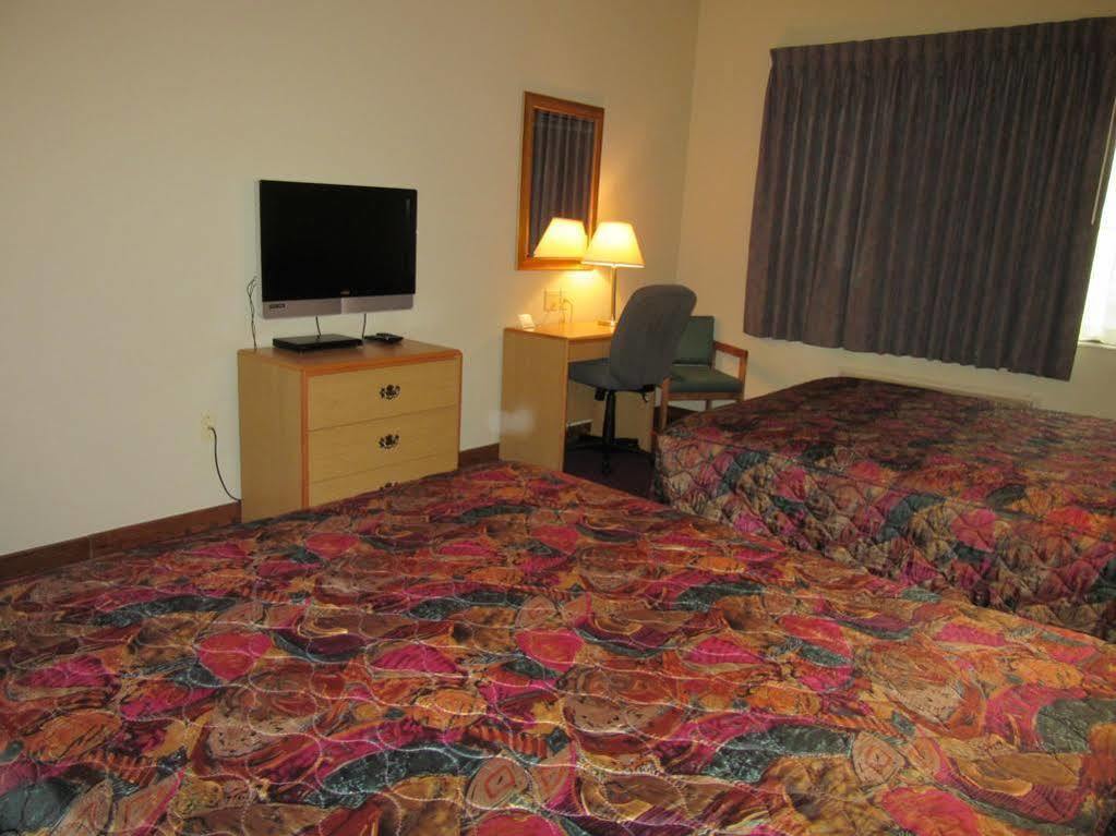 Отель La Quinta By Wyndham Wichita Airport Экстерьер фото