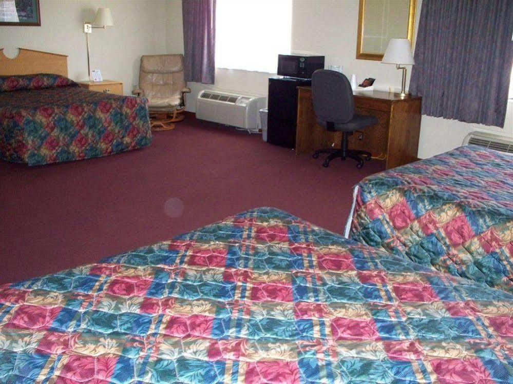 Отель La Quinta By Wyndham Wichita Airport Экстерьер фото